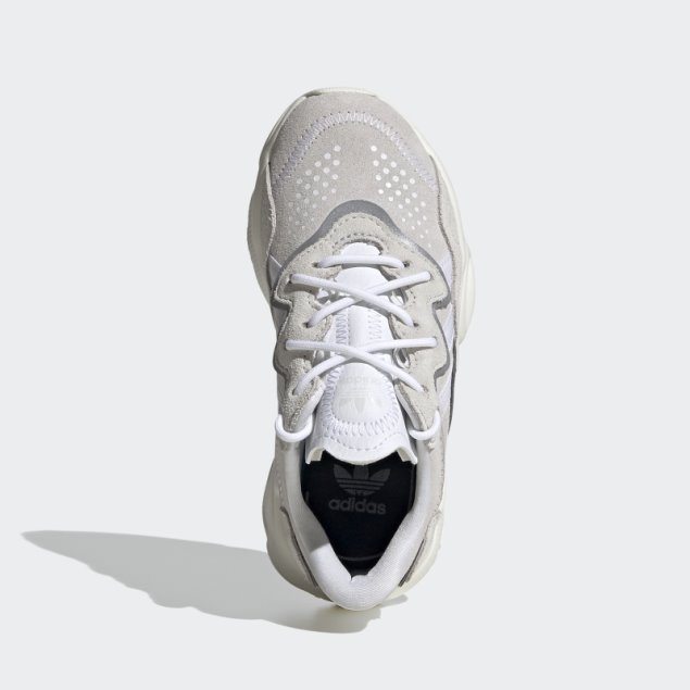 Elegantes Zapatos Adidas Ozweego Blancos