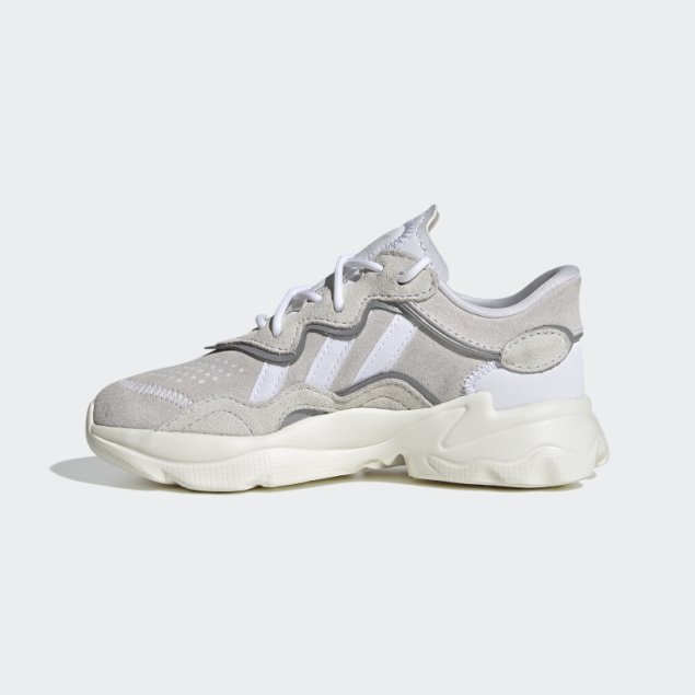 Elegantes Zapatos Adidas Ozweego Blancos
