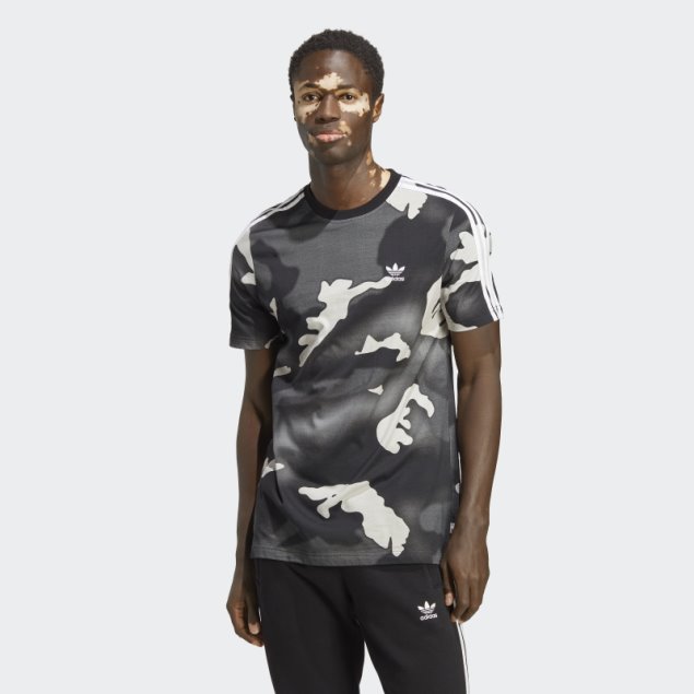Camiseta Con Estampado De Camuflaje En Toda La Prenda Negro Adidas