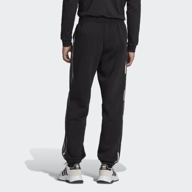 Joggers Negros De Camuflaje Con Gráficos De Adidas