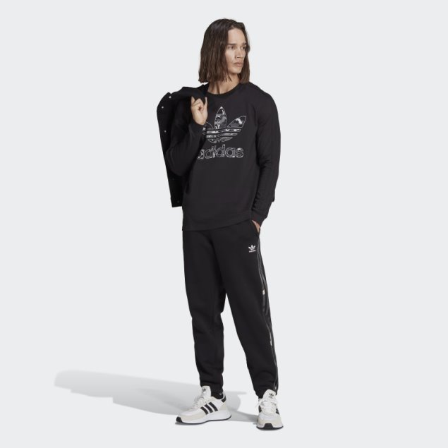 Joggers Negros De Camuflaje Con Gráficos De Adidas