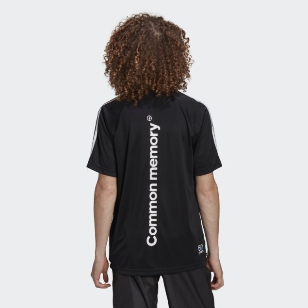 Camiseta Negra Adidas Common Memory