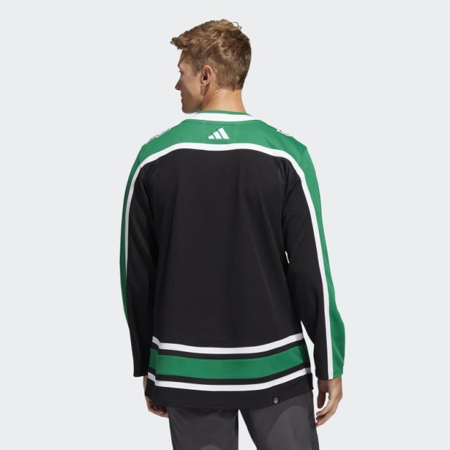 Camiseta Adidas Stars Authentic Reverse Retro Wordmark Negra