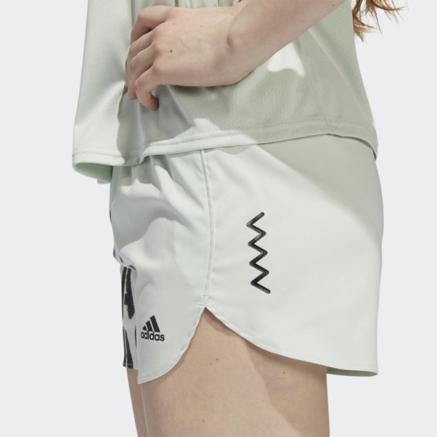Elegantes Pantalones Cortos De Running Adidas Run Fast Con Calzoncillos Interiores Verdes