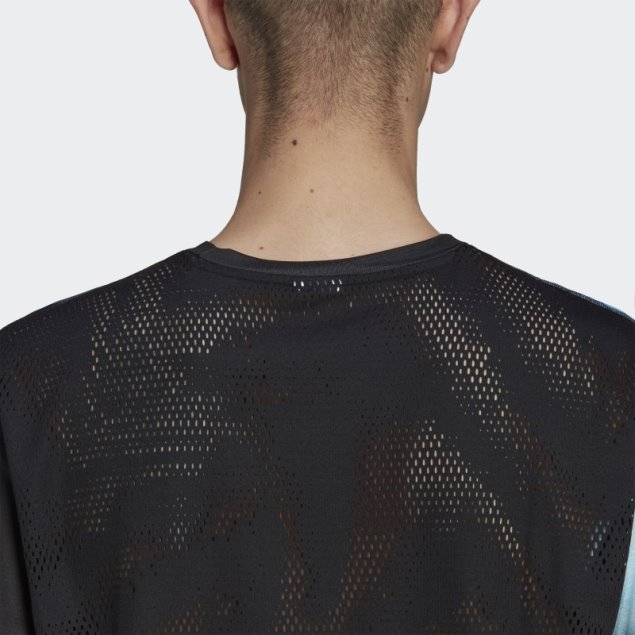 Camiseta Negra Con Gráfico Adidas Fast