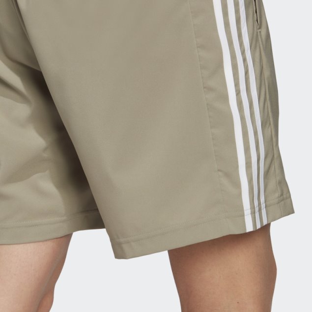 Pantalón Corto Adidas Aeroready Essentials Chelsea 3 Rayas Plata Guijarro