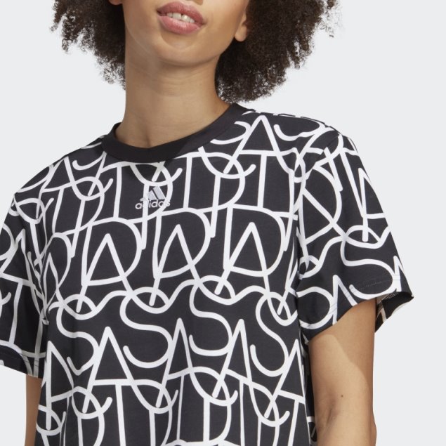 Camiseta Negra Con Gráfico De Adidas En Toda La Prenda Caliente