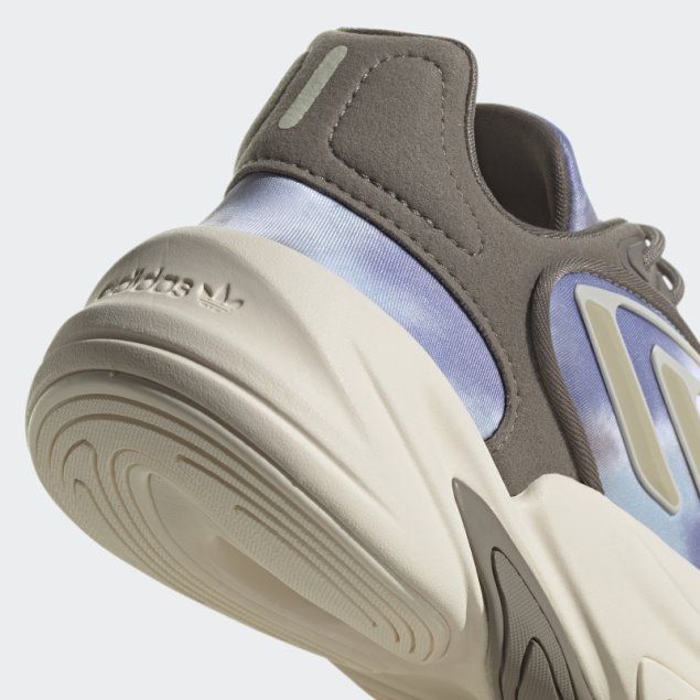 Zapatillas Adidas Ozelia Marrones Sencillas