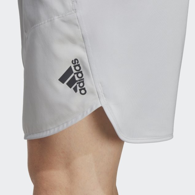 Adidas Gris Diseñado Para Pantalones Cortos De Entrenamiento