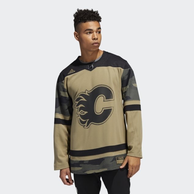 Camiseta Adidas Orbit Verde Llamas Camuflaje