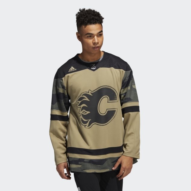 Camiseta Adidas Orbit Verde Llamas Camuflaje