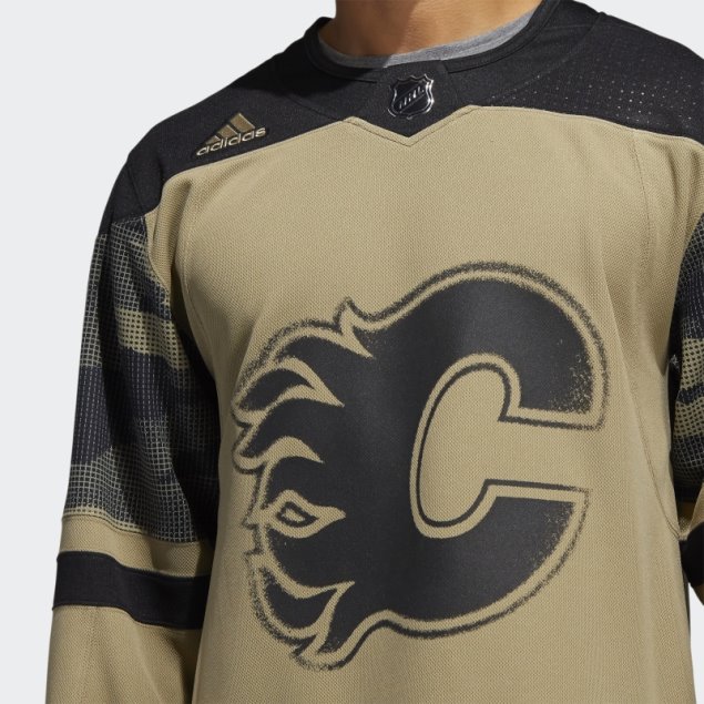 Camiseta Adidas Orbit Verde Llamas Camuflaje