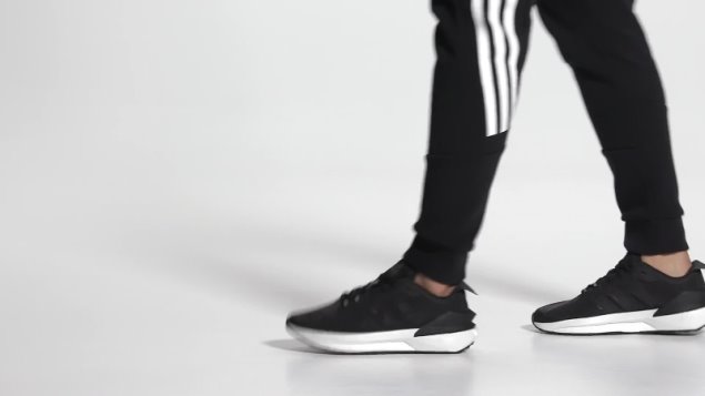 Zapatillas Adidas Avryn Carbon