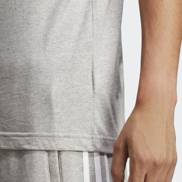 Camiseta Adidas Essentials Gris Medio Trefoil