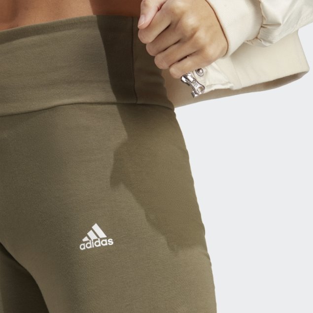 Leggings De Talle Alto Con Logo Essentials Verde Oliva Adidas