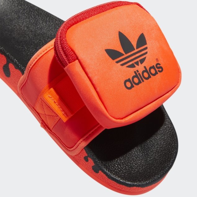 Chanclas Con Diseño De Bolsa Roja Adidas