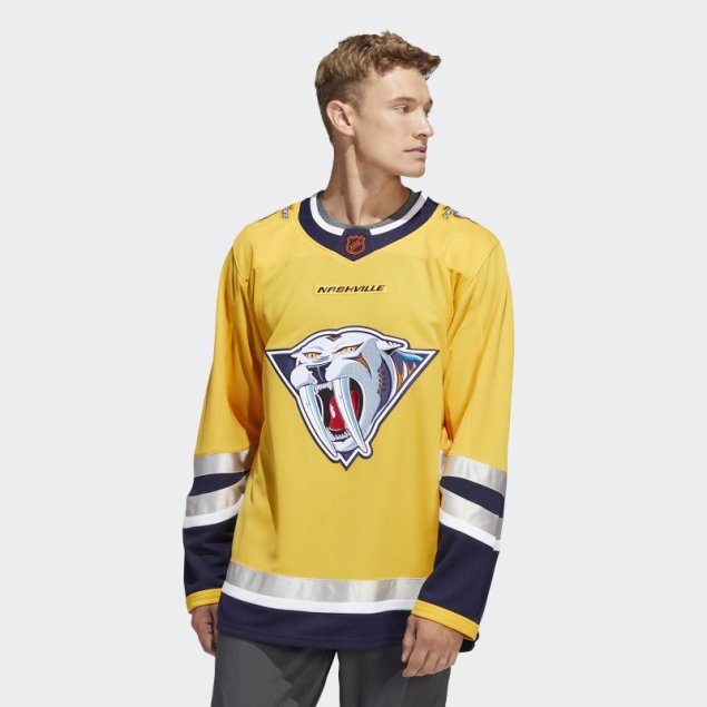 Camiseta Adidas Con La Marca Denominativa Retro Inverso Auténtico De Los Depredadores De Girasol-sld