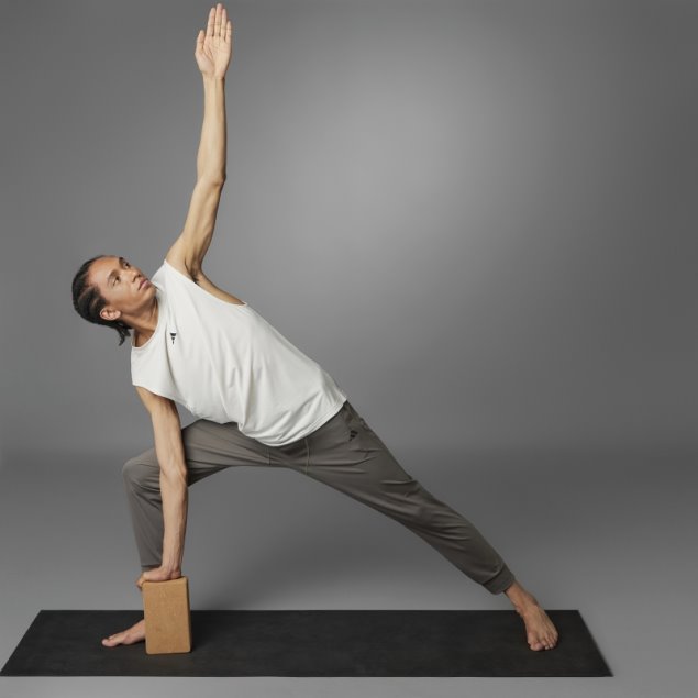 Camiseta Sin Mangas De Yoga Authentic Balance Adidas Aluminio