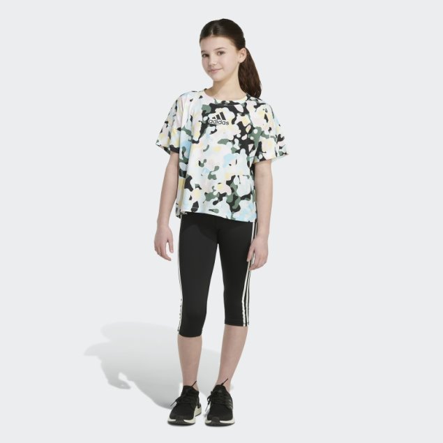 Camiseta Adidas Blanca Oversize Con Logo Estampado