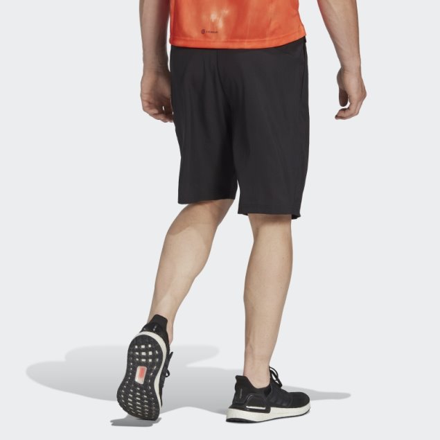 Adidas Shorts Negros Diseñados Para Mover El Logo