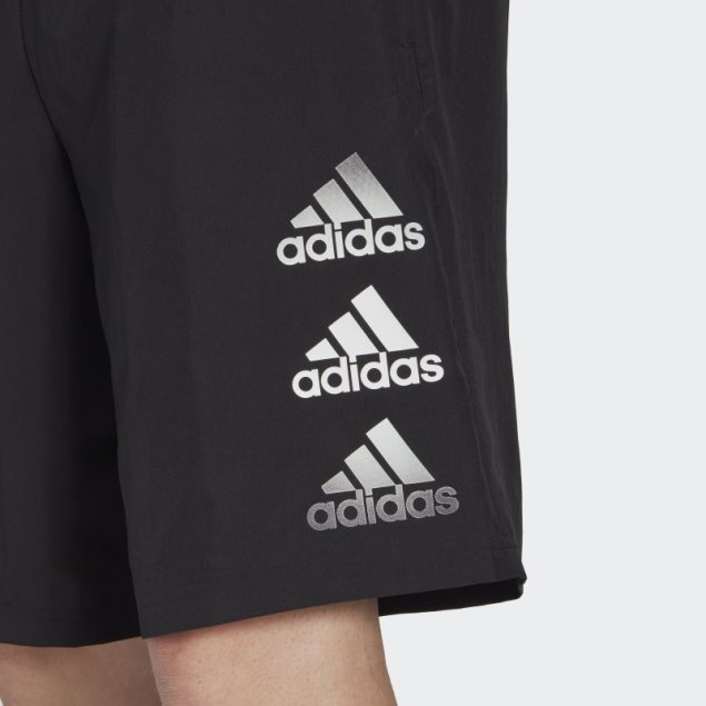 Adidas Shorts Negros Diseñados Para Mover El Logo