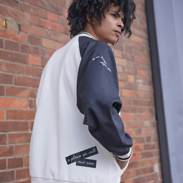 Adidas Chaqueta Bomber Estampada Blanca (género Neutro)