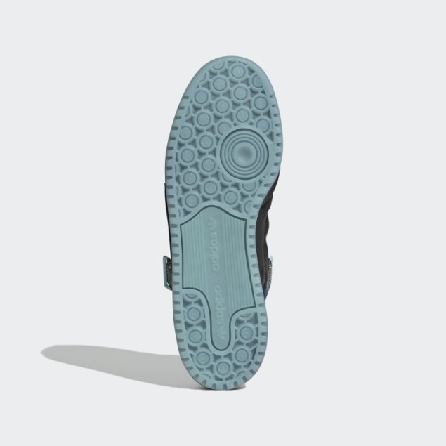 Zapatos De Exhibición Del Foro Bajo Negro Adidas