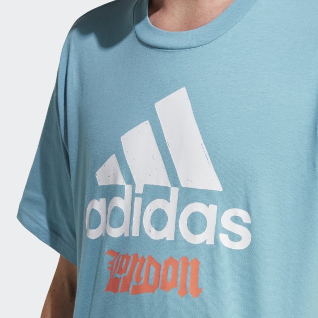 Camiseta Adidas Azul Con Gráfico