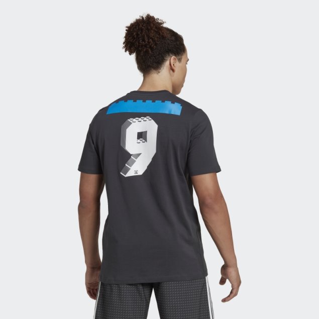 Camiseta Con Gráfico De Fútbol Adidas X Lego De Carbono Caliente