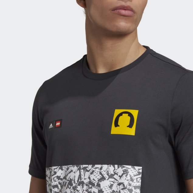 Camiseta Con Gráfico De Fútbol Adidas X Lego De Carbono Caliente