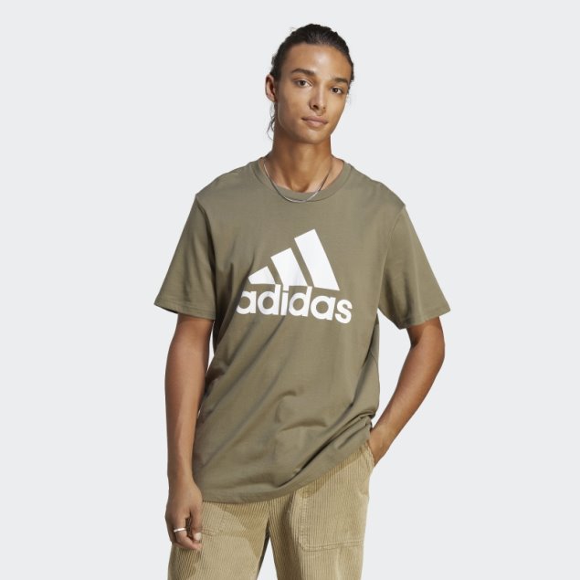 Adidas Camiseta Verde Oliva Esencial Con Logo Grande
