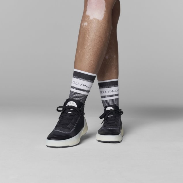 Negro Adidas By Stella Mccartney Treino Mid-cut Zapatos De Moda