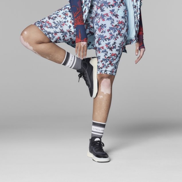 Negro Adidas By Stella Mccartney Treino Mid-cut Zapatos De Moda