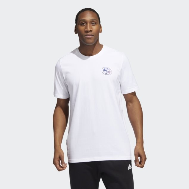 Adidas Camiseta Blanca Con Gráfico Worldwide Hoops Story