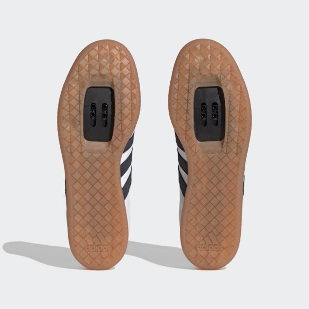 Las Zapatillas De Ciclismo Veganas Velosamba Adidas Blancas