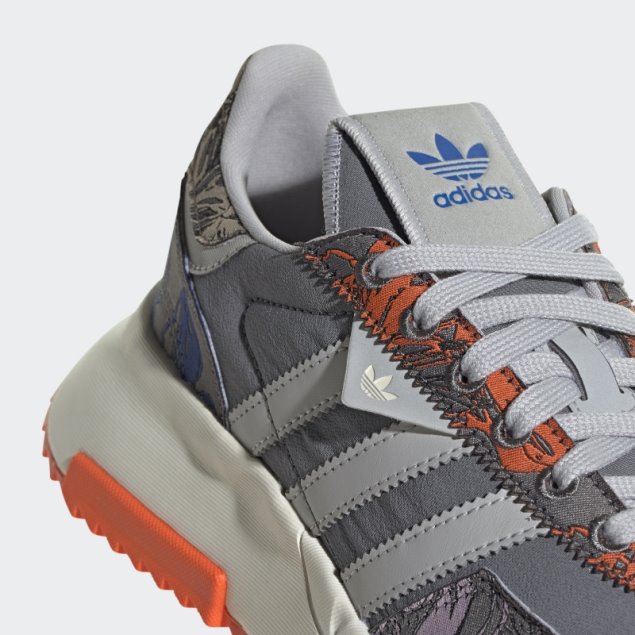 Blanco Adidas Retropy F2