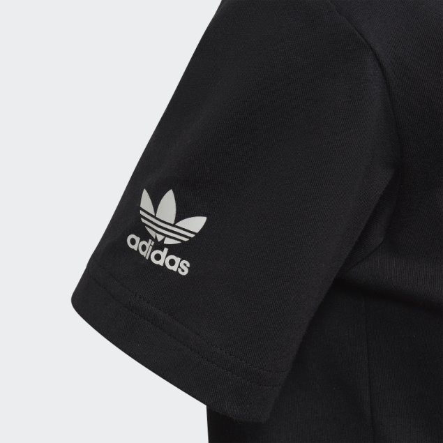 Camiseta Gráfica Adidas Negra Con Estilo