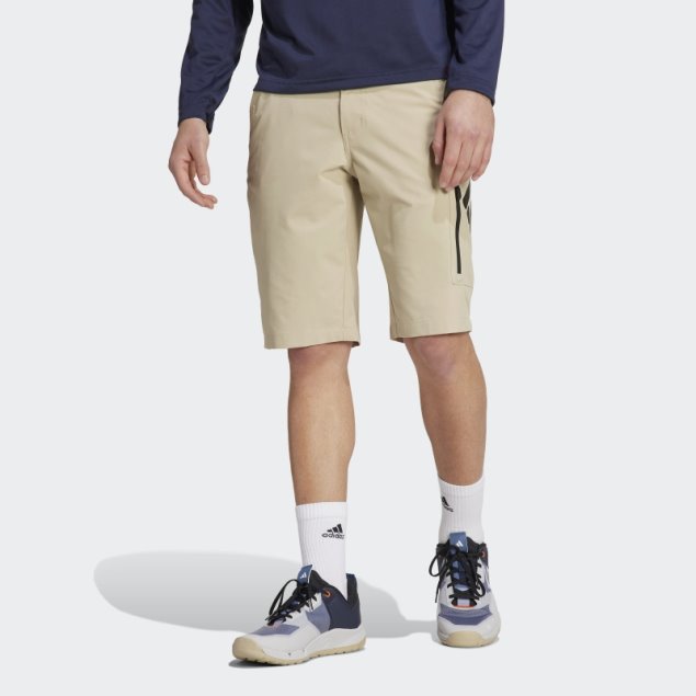 Adidas Five Ten Marca De Los Pantalones Cortos Valientes Sabana