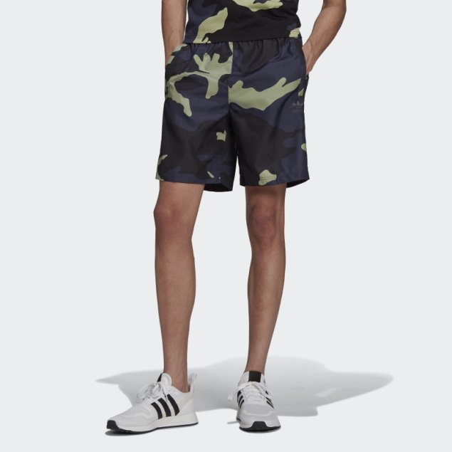 Adidas Shorts De Camuflaje Con Gráficos En Azul Marino