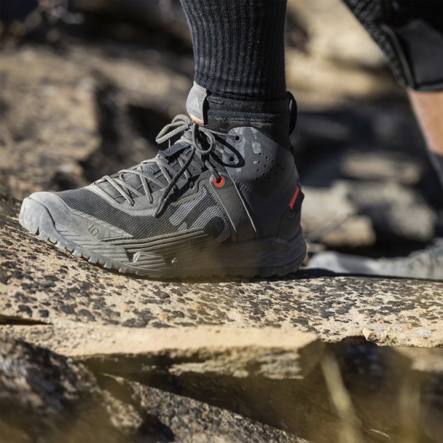 Zapatos Negros Adidas Five Ten Trail Cross Mid Pro Mountain Bike