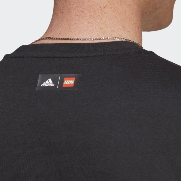 Camiseta Adidas X Lego Soccer Badge Of Sport Graphic Hot Black