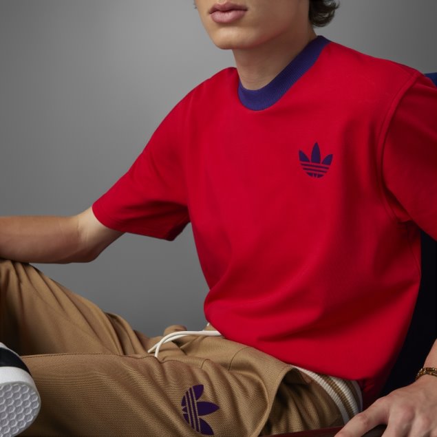 Adidas Camiseta Escarlata Adicolor Años 70 Con Trébol Grande