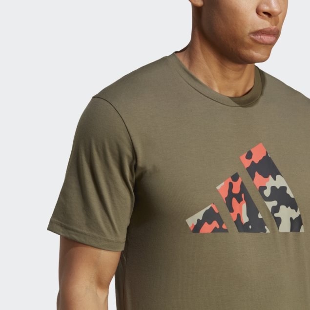 Camiseta De Entrenamiento Con Logo De Temporada Esencial De Tren Oliva Adidas