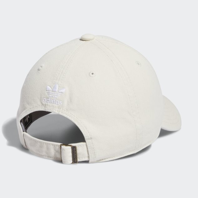 Elegante Gorra Adidas Con Correa Trasera Holgada Blanca