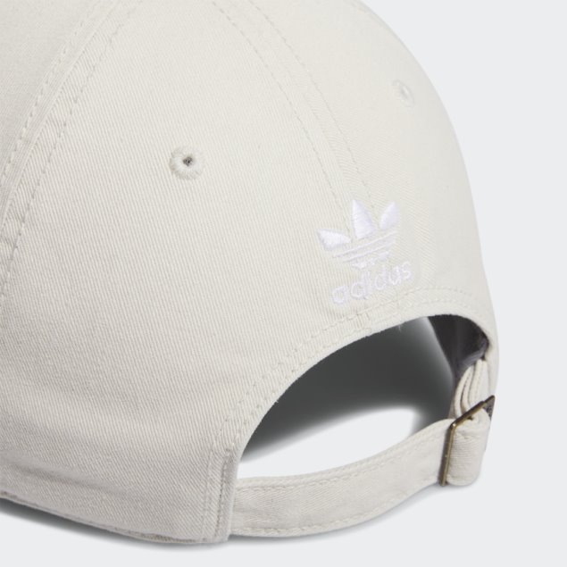 Elegante Gorra Adidas Con Correa Trasera Holgada Blanca
