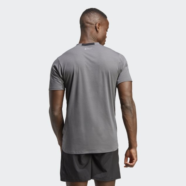 Adidas Gris Diseñada Para Camiseta De Entrenamiento