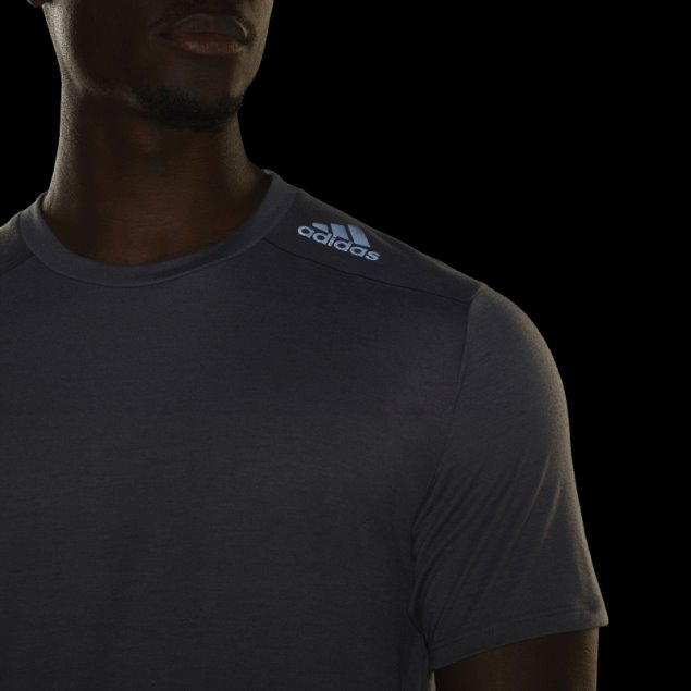 Adidas Gris Diseñada Para Camiseta De Entrenamiento